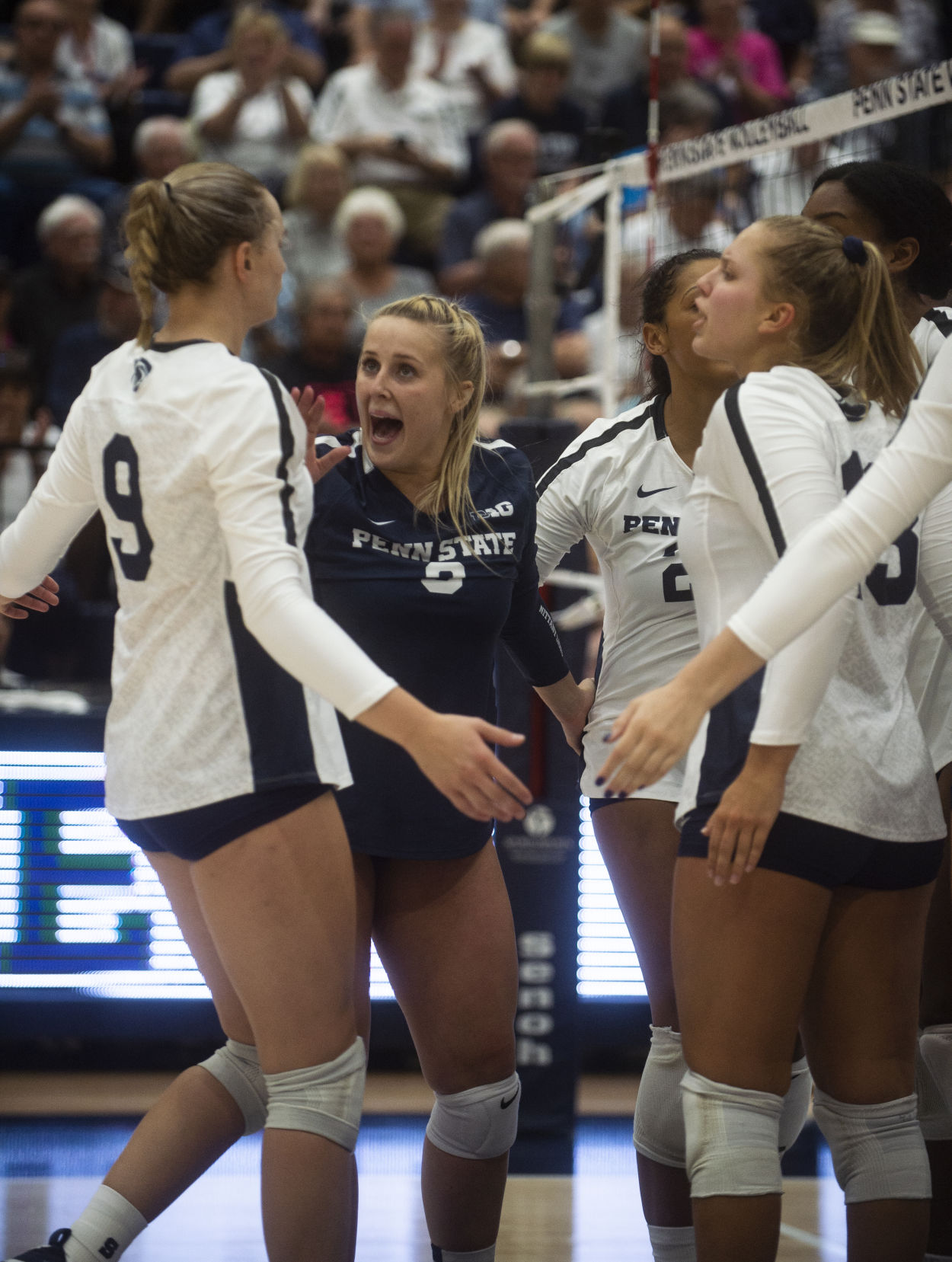 Women's Volleyball vs. Hofstra, Team Celebrates